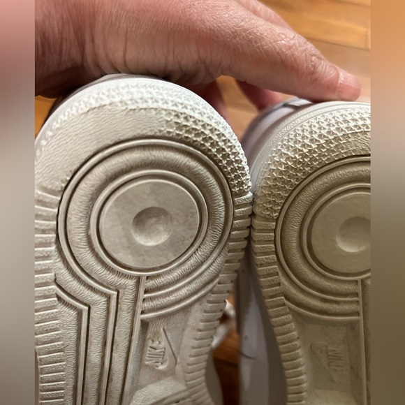 Nike Air Force 1 White Sneakers, Size 8. Excellent pre-owned condition. No box. - Picture 11 of 13